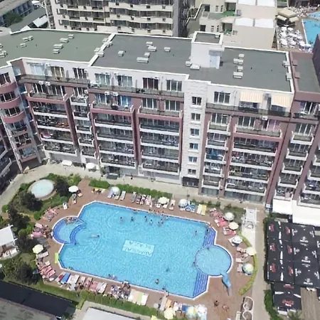Admiral Plaza Premium Апартаменты Солнечный берег