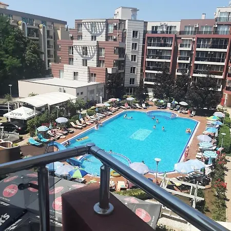 Admiral Plaza Premium דירה *